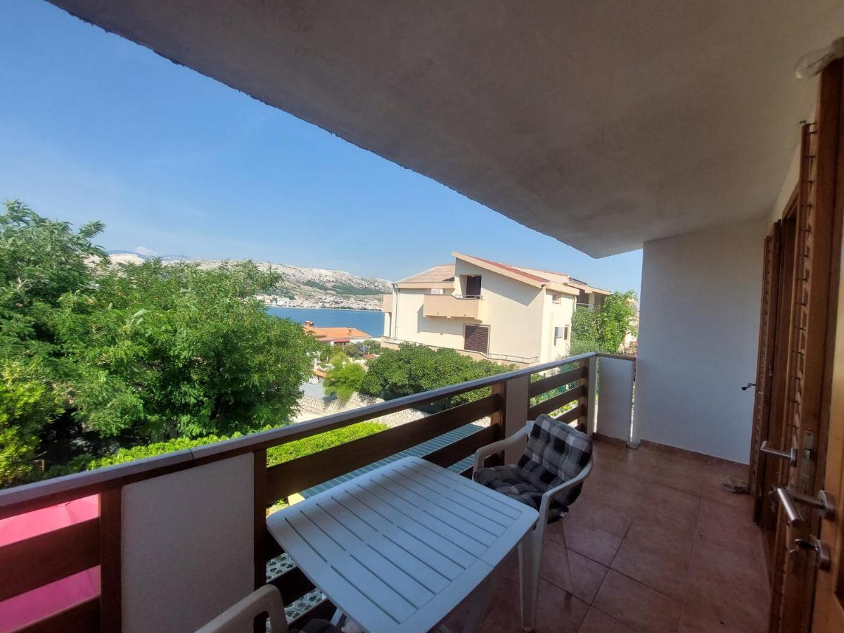 Studio-App Iva, Balcony With Sea View - 50 M From Beach Pag Town Exterior foto