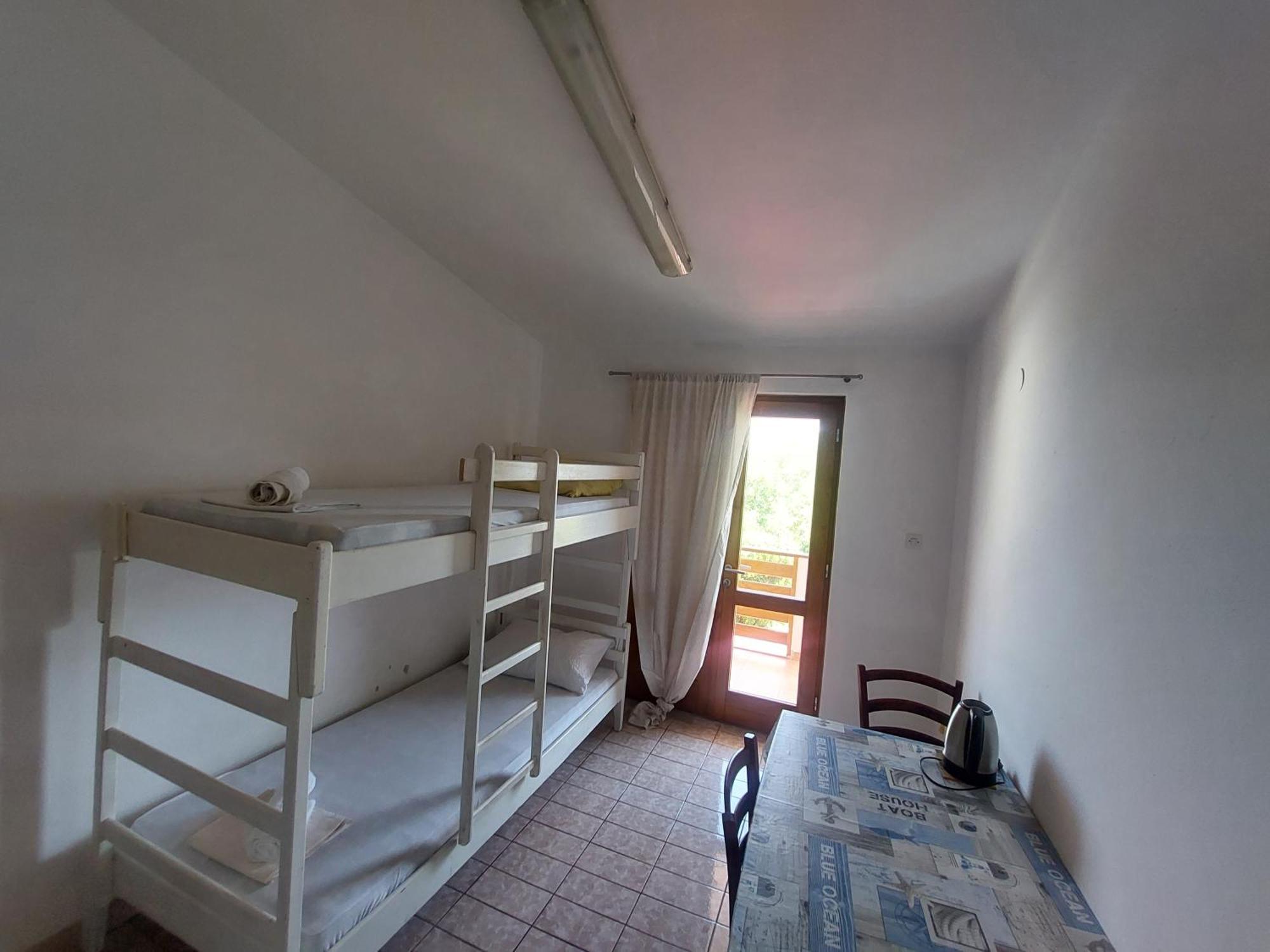 Studio-App Iva, Balcony With Sea View - 50 M From Beach Pag Town Exterior foto